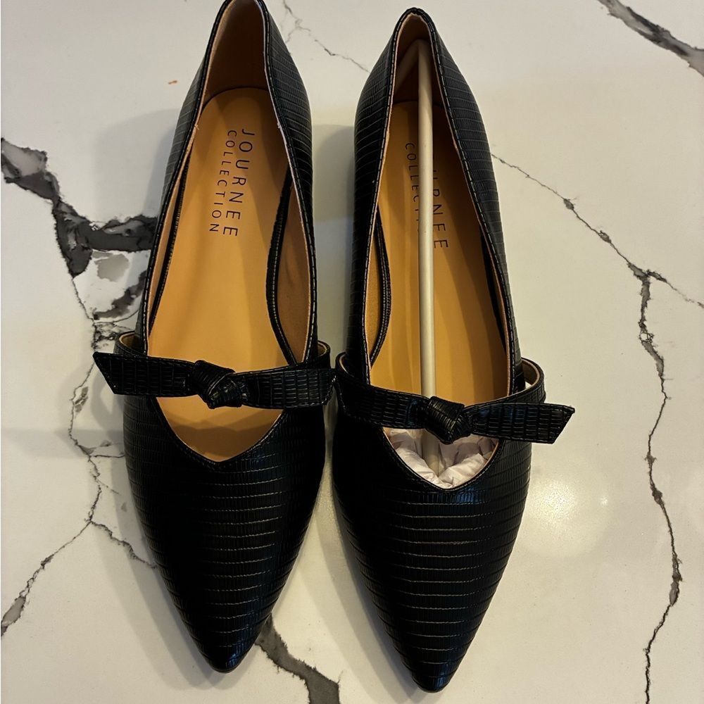 Journee Collection Black Mary Jane Flat 8